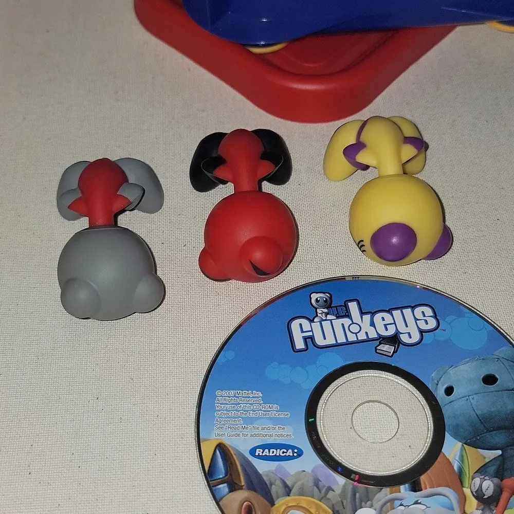 ☆ UB Funkeys Radica PC Game Lot 1 Hubs 3 Characters Game Disc 2007 Mattel ☆